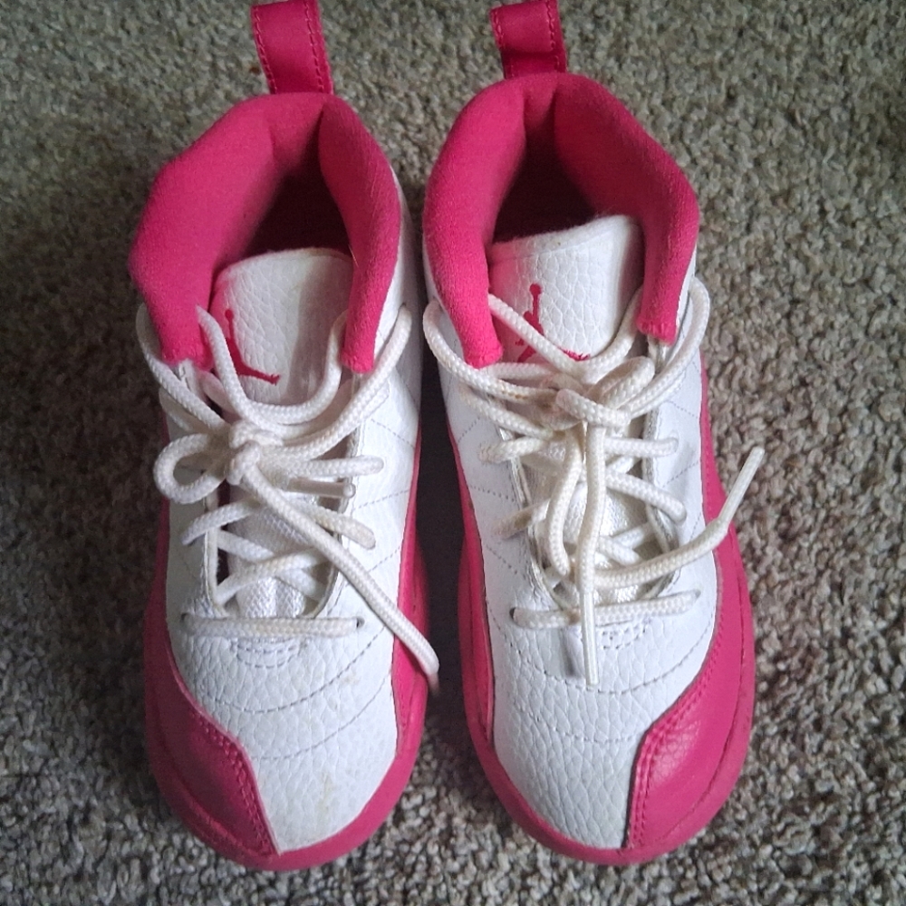 Kids - Girls - VIVID PINK Jordan 12 RETRO GT - SIZE 10 C